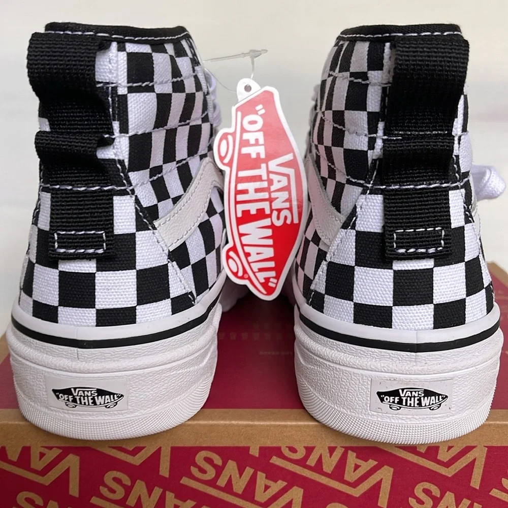 Vans WMNS Sentry Sk8-Hi
Checkerboard
VN0A5KY5705
Sneakers - Picture 13 of 16